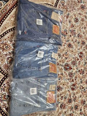 Джины Levi's оригинал из США, цена за указано за 3 джинсы