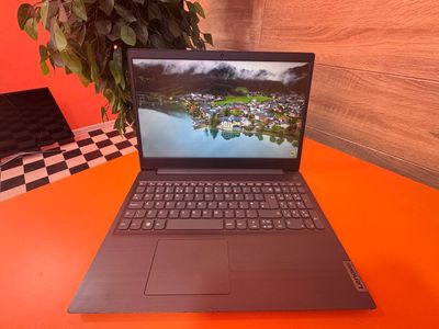 Продается ноутбук Lenovo V15