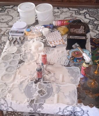 Resin art san'ati uchun kerakli narsalar sotiladi