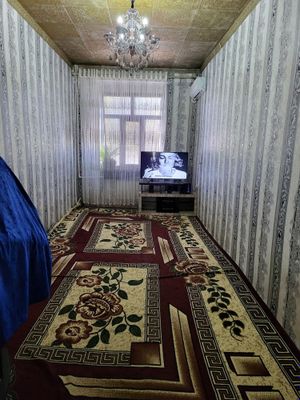 Уй сотилади 1 хона 2 хона килинган