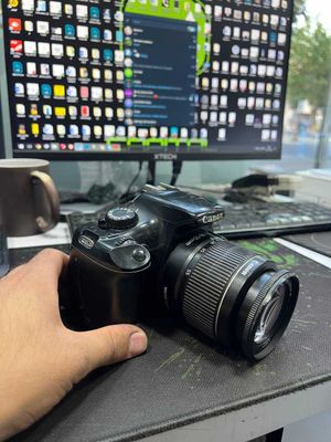Canon 1100 d fotoparat sotiladi