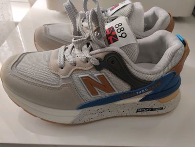 кроссовки New balance