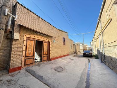 TAYYOR 3 SOTIQLI markazidan hovli sotiladi