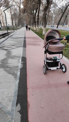 Коляска три в одном люлька,прогулочная,и автокресло