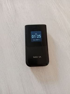 Продам Nokia 2720 Flip ,2 - сим-карты.