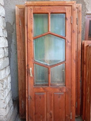 Eshik va romlar sotiladi