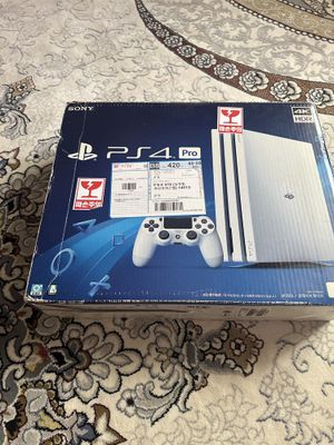Sony ps4 PRO sotiladi