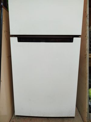Indesit xoladilnik sotiladi