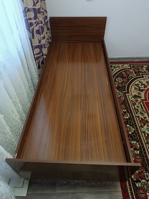 Кровать из ДСП состояние нормальное