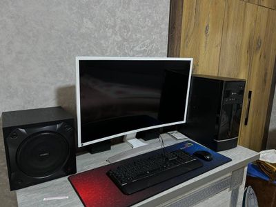 Kompyuter Monitor 32 samsung