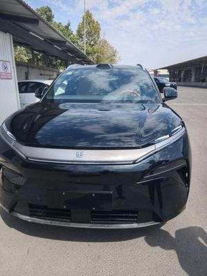 BYD Tang L dual mator 2025 yil