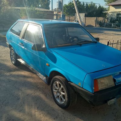 Vaz 2108 sotiladi