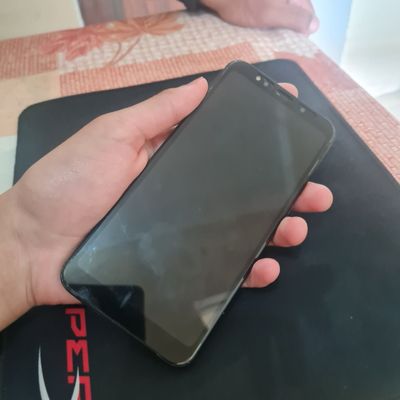 Redmi 5 plus udar