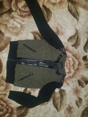 Продам кофту курточку