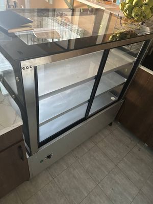 Кондитерский холодильник
