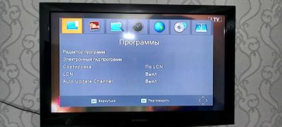 Samsung LA32D403E2 телевизор 32