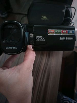 продаётся видеокамера SAMSUNG