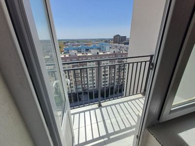 Qizlarga sheriklikka kvartira