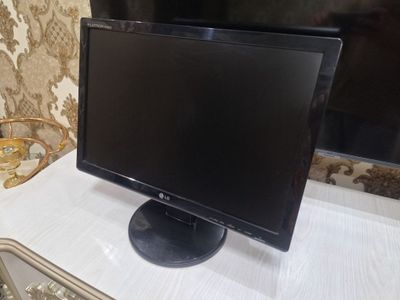 Продаётся монитор в идеальном состоянии LG FLATRON W1942S