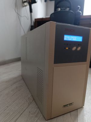 UPS Effekta mhd 3000