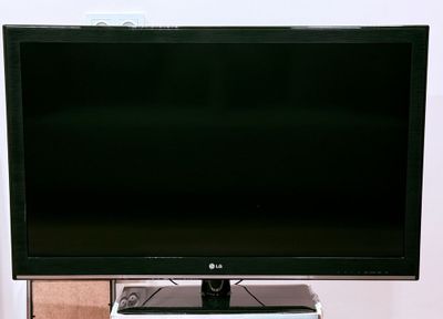LG 42’ телевизор + smart tv
