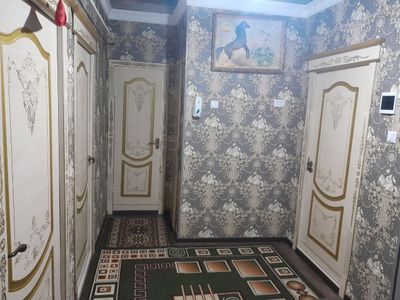 70 жиллиқ 1-домдан 2-етаж 11-жай сатылади 5 ханалы