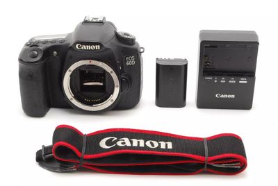 Canon eos 60d с объективами 18-55mm и 17-85mm
