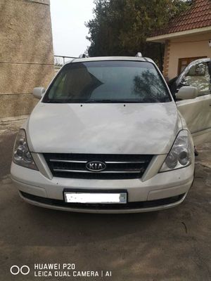 Продается Kia carnival.