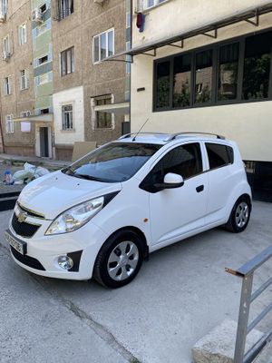 Спарк мошинаси сотилади