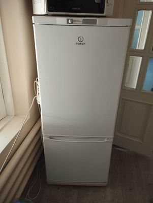 Холодильник indesit es 15