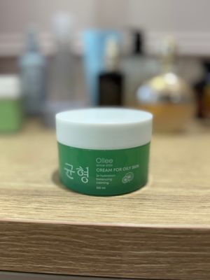 увлажняющий крем для жирной кожи OLLEE 100 ml