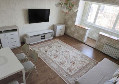 В Мирабадском р.рядом с м.Ойбек сдается в аренду 2 х комн квартира