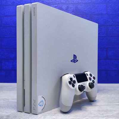 Playstation 4pro sotiladi ideak holatda uyda ishlatilgan