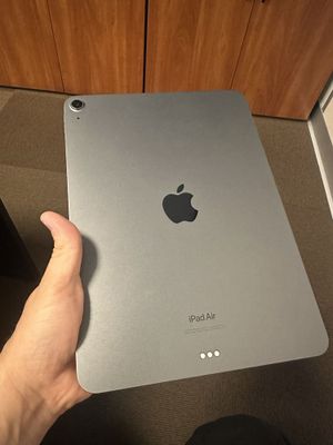 Продаю iPad Air (5 поколение) 64 ГБ + Apple pencil отличное состояние