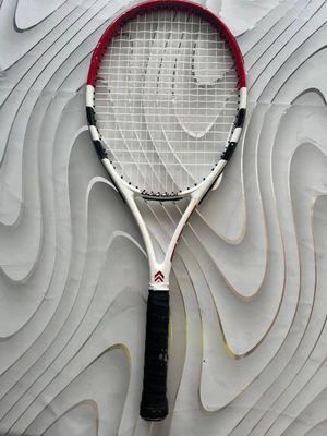 Tennis raketka .