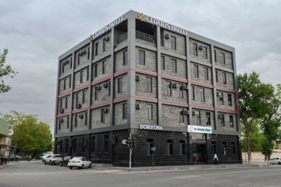 Сдаётся коммерческое помещение под любой вид деятельности - 632 кв.м.