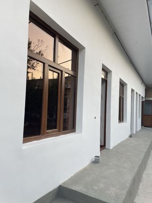 Talaba qizlar uchun hovli