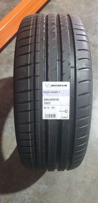 Michelin Pilot Sport 4 245/45R19 Acoustic