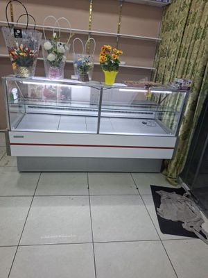 Халаденик витрина