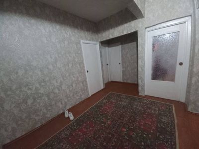 Аренда сергели -4 2/4/5 средний ремонт чистая квартира 250 пустая