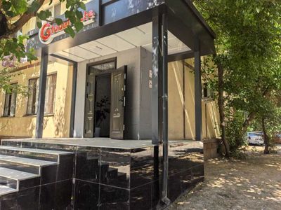 Нежилой сотилади 2 хона 55м2 йул юзи Чилонзор 8 нежилое помещение