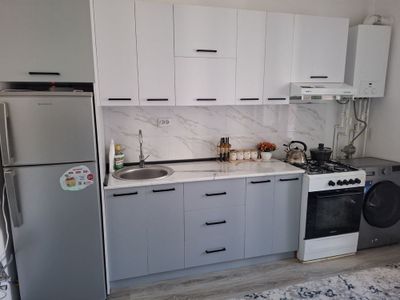 Kuxnniy mebel bir oy ishlatilgan yangi emdef material