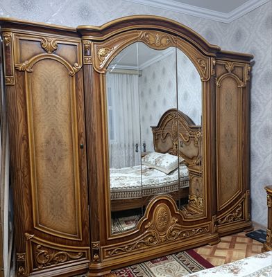 хитой мебил сотилади
