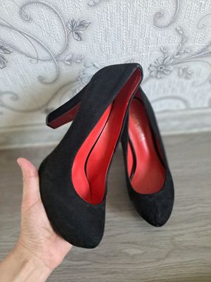 ayollar oyoq