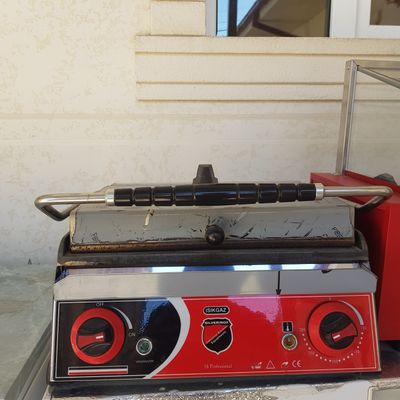 Tostir va hot dog