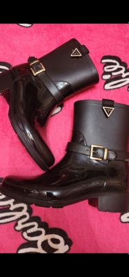 Сапоги резиновые 39 рр GUESS оригинал состояние отличное