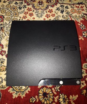 Sony PlayStation 3 slim srochno sotiladi