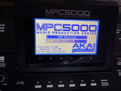 AKAI MPC 5000 Холати 100% янгидай Четдан келган