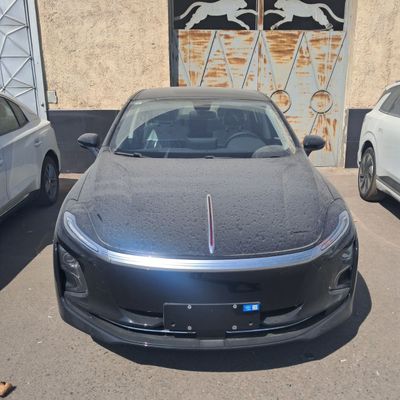 Hongqi EQM-5 2025 yil Restaling 1 Yil garatya beriladi ND40 Nomiga c