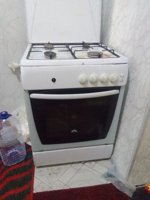 Газ плита сотилади идеял номли ўзимники яхши ишлайди хамма нарсаси бор